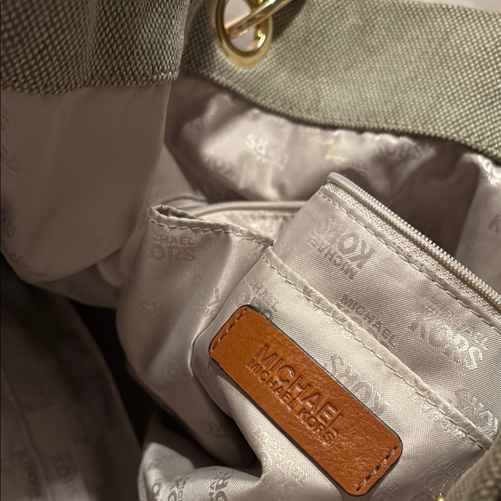 Michael Kors Tan Shoulder Bag with Rope Handles - Picture 7 of 9